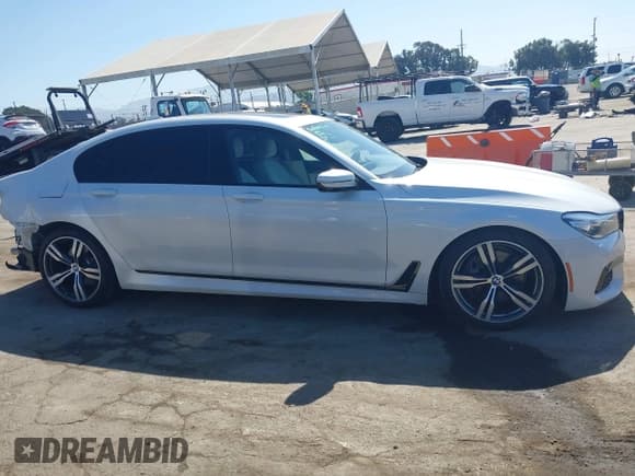 ✅ 2019 BMW 7 Series 740i • VIN: WBA7E2C53KB454816 • Lot: 42539294. Listed on IAAI with 73,363 mi. Free auction sales archive from the USA and detailed vehicle history report at DreamBid. Image 14.