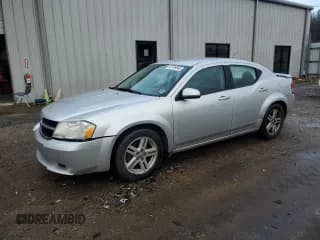 ✅ 2010 Dodge Avenger R/T • VIN: 1B3CC5FB1AN135634 • Лот: 42109865. Опубликован ранее на Copart с пробегом 124 442 миль. Бесплатный доступ к архиву аукционных продаж из США и подробный отчёт об истории автомобиля на DreamBid. Изображение 1.