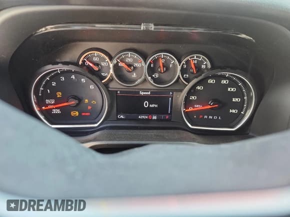 ✅ 2020 Chevrolet Silverado 1500 RST • VIN: 1GCUYEED4LZ322501 • Lot: 70527605. Wystawiony na Copart z przebiegiem 42 924 mil. Bezpłatny archiwum sprzedaży aukcyjnych z USA i szczegółowy raport historii pojazdu na DreamBid. Zdjęcie 9.