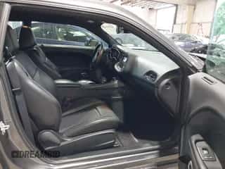 2017 Dodge Challenger SXT Plus z VIN 2C3CDZAG5HH535967, wystawiony jako IAAI lot #42933325 z przebiegiem 165 260 mil mil oraz . Historia ofert i sprzedaży dostępna na DreamBid. Obrazek 5.