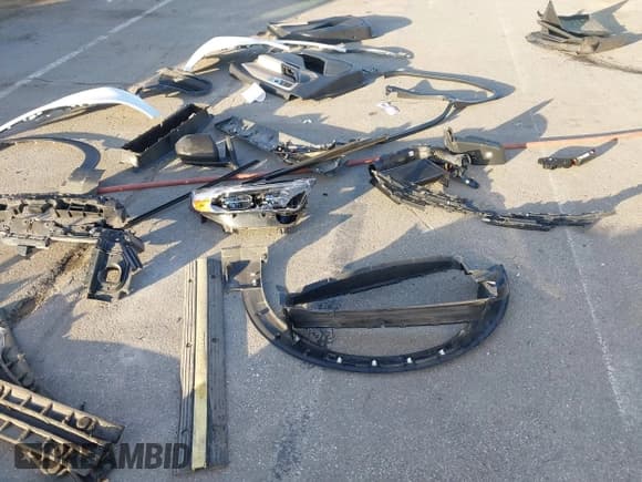 ✅ 2020 Ford Explorer XLT • VIN: 1FMSK7DH9LGB15277 • Lot: 43677993. Wystawiony na IAAI z przebiegiem 98 285 mil. Bezpłatny archiwum sprzedaży aukcyjnych z USA i szczegółowy raport historii pojazdu na DreamBid. Zdjęcie 12.