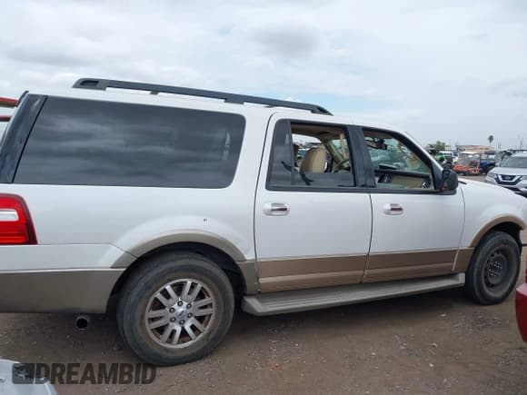 ✅ 2012 Ford Expedition Max King Ranch • VIN: 1FMJK1H56CEF09923 • Лот: 42196455. Опубликован ранее на IAAI с пробегом 204 126 миль. Бесплатный доступ к архиву аукционных продаж из США и подробный отчёт об истории автомобиля на DreamBid. Изображение 13.