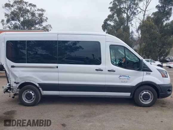 ✅ 2023 Ford Transit Passenger XL • VIN: 1FDAX2C80PKA74557 • Lot: 41864316. Wystawiony na IAAI z przebiegiem 50 640 mil. Bezpłatny archiwum sprzedaży aukcyjnych z USA i szczegółowy raport historii pojazdu na DreamBid. Zdjęcie 13.