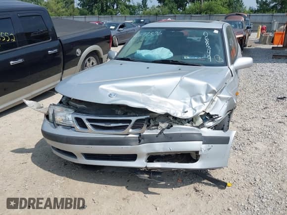 ✅ 2000 Saab 9-5 SE • VIN: YS3EF48Z4Y3068349 • Lot: 42697306. Listed on IAAI with 130,668 mi. Free auction sales archive from the USA and detailed vehicle history report at DreamBid. Image 6.