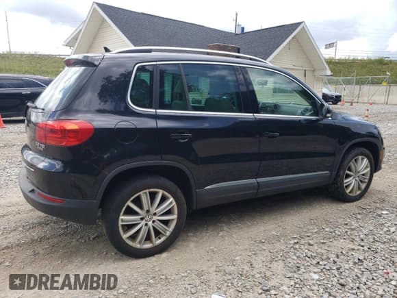 ✅ 2013 Volkswagen Tiguan SE • VIN: WVGBV7AX1DW519930 • Lot: 68591485. Listed on Copart with 196,940 mi. Free auction sales archive from the USA and detailed vehicle history report at DreamBid. Image 3.