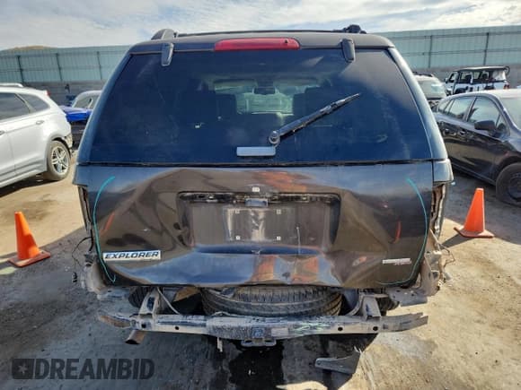 ✅ 2006 Ford Explorer Eddie Bauer • VIN: 1FMEU64E96UB22940 • Lot: 92224745. Wystawiony na Copart z przebiegiem 133 721 mil. Bezpłatny archiwum sprzedaży aukcyjnych z USA i szczegółowy raport historii pojazdu na DreamBid. Zdjęcie 6.