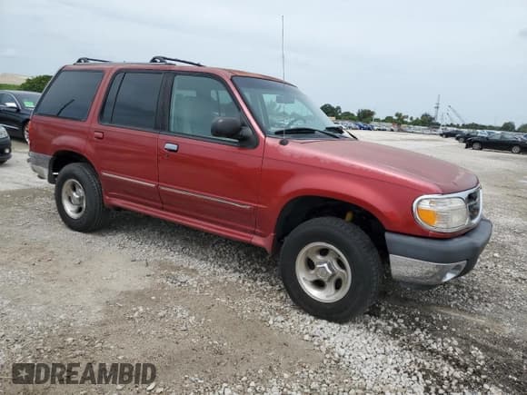 ✅ 2000 Ford Explorer XLT • VIN: 1FMZU73EXYZB86824 • Lot: 58627465. Listed on Copart with 233,162 mi. Free auction sales archive from the USA and detailed vehicle history report at DreamBid. Image 4.
