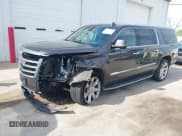 ✅ 2015 Cadillac Escalade ESV Luxury • VIN: 1GYS4SKJXFR747960 • Lot: 42202339. Wystawiony na IAAI z przebiegiem 76 200 mil. Bezpłatny archiwum sprzedaży aukcyjnych z USA i szczegółowy raport historii pojazdu na DreamBid. Zdjęcie 2.