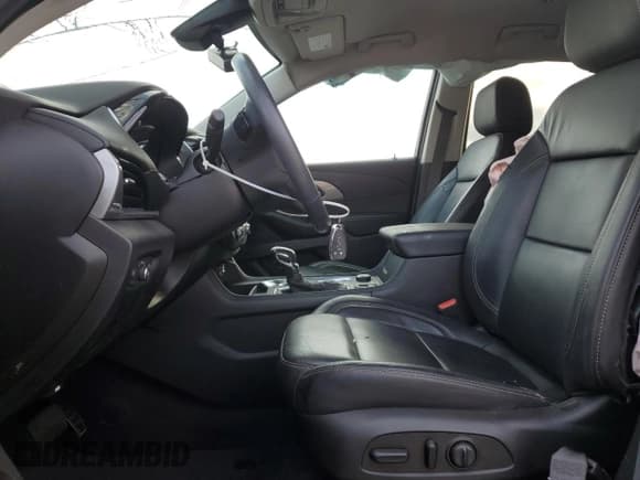 ✅ 2021 Chevrolet Traverse LT • VIN: 1GNERHKW6MJ240754 • Lot: 58704125. Wystawiony na Copart z przebiegiem 50 120 mil. Bezpłatny archiwum sprzedaży aukcyjnych z USA i szczegółowy raport historii pojazdu na DreamBid. Zdjęcie 7.