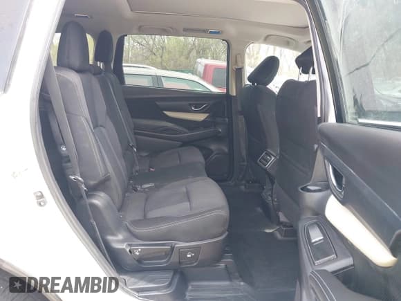 ✅ 2020 Subaru Ascent Premium • VIN: 4S4WMAED5L3419010 • Lot: 41868955. Listed on IAAI with 121,668 mi. Free auction sales archive from the USA and detailed vehicle history report at DreamBid. Image 8.