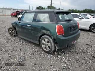 2016 MINI Hardtop with VIN WMWXP5C55G2D13123, listed as a Copart auction lot 61728955 with Not provided miles and Salvage title. Bid and sale history available at DreamBid. Image 2.