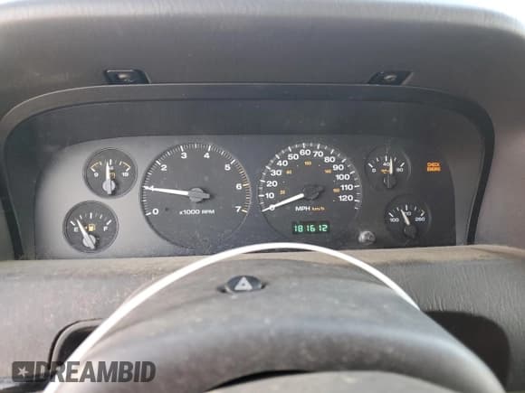 ✅ 1999 Jeep Grand Cherokee Laredo • VIN: 1J4GW58N8XC736438 • Лот: 88605625. Опубликован ранее на Copart с пробегом 181 612 миль. Бесплатный доступ к архиву аукционных продаж из США и подробный отчёт об истории автомобиля на DreamBid. Изображение 9.