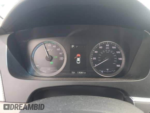 2017 Hyundai Sonata SE z VIN KMHE24L18HA057365, wystawiony jako Copart lot #82241505 z przebiegiem 176 361 mil mil oraz Szkoda całkowita • Salvage title. Historia ofert i sprzedaży dostępna na DreamBid. Obrazek 9.