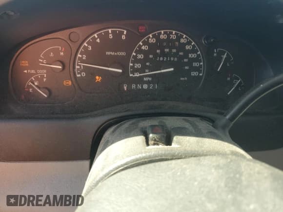 ✅ 2001 Ford Explorer XLT • VIN: 1FMZU83PX1ZA34250 • Lot: 81904985. Wystawiony na Copart z przebiegiem 282 198 mil. Bezpłatny archiwum sprzedaży aukcyjnych z USA i szczegółowy raport historii pojazdu na DreamBid. Zdjęcie 9.