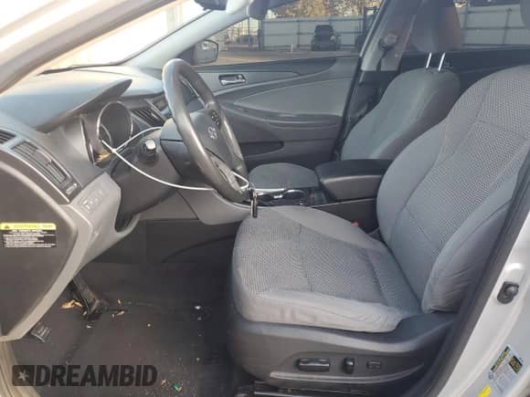 ✅ 2013 Hyundai Sonata GLS • VIN: 5NPEB4AC4DH594679 • Lot: 82479825. Wystawiony na Copart z przebiegiem 265 605 mil mil. Skorzystaj z bezpłatnego archiwum sprzedaży aukcyjnych z USA i zobacz szczegółowy raport historii pojazdu na DreamBid. Zdjęcie 7.