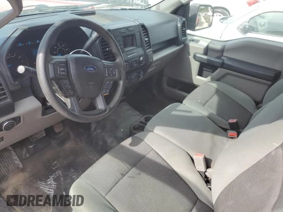 ✅ 2016 Ford F-150 XL • VIN: 1FTMF1E84GKD19565 • Lot: 69170625. Wystawiony na Copart z przebiegiem 166 101 mil. Bezpłatny archiwum sprzedaży aukcyjnych z USA i szczegółowy raport historii pojazdu na DreamBid. Zdjęcie 8.