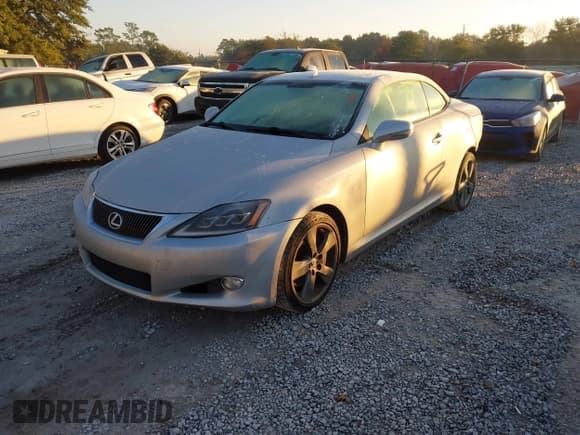 ✅ 2010 Lexus IS 350 C • VIN: JTHFE2C25A2501216 • Lot: 43873225. Listed on IAAI with 130,205 mi. Free auction sales archive from the USA and detailed vehicle history report at DreamBid. Image 18.