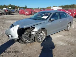 ✅ 2019 Volkswagen Passat Wolfsburg Edition • VIN: 1VWLA7A36KC006136 • Lot: 43435429. Wystawiony na IAAI z przebiegiem 93 269 mil. Bezpłatny archiwum sprzedaży aukcyjnych z USA i szczegółowy raport historii pojazdu na DreamBid. Zdjęcie 2.