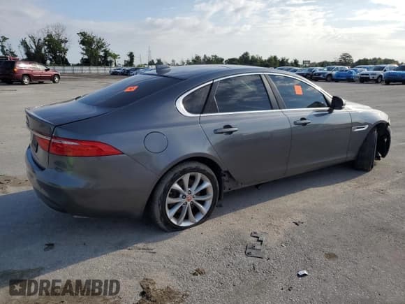 ✅ 2017 Jaguar XF 20d Premium • VIN: SAJBD4BNXHCY42630 • Lot: 67683864. Wystawiony na Copart z przebiegiem 78 463 mil. Bezpłatny archiwum sprzedaży aukcyjnych z USA i szczegółowy raport historii pojazdu na DreamBid. Zdjęcie 3.