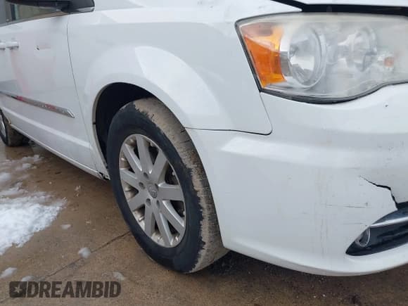 ✅ 2014 Chrysler Town & Country Touring • VIN: 2C4RC1BG6ER349739 • Lot: 43728011. Wystawiony na IAAI z przebiegiem 160 211 mil. Bezpłatny archiwum sprzedaży aukcyjnych z USA i szczegółowy raport historii pojazdu na DreamBid. Zdjęcie 6.