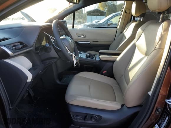 ✅ 2023 Toyota Sienna XLE • VIN: 5TDYRKEC1PS167062 • Lot: 90842155. Listed on Copart with 40,851 mi. Free auction sales archive from the USA and detailed vehicle history report at DreamBid. Image 7.