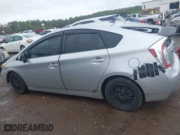 ✅ 2014 Toyota Prius Two • VIN: JTDKN3DU8E1735660 • Lot: 43803644. Wystawiony na IAAI z przebiegiem 279 126 mil. Bezpłatny archiwum sprzedaży aukcyjnych z USA i szczegółowy raport historii pojazdu na DreamBid. Zdjęcie 14.