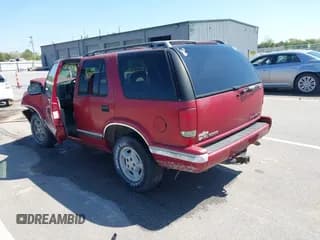✅ 1996 Chevrolet Blazer • VIN: 1GNDT13W7T2254321 • Lot: 42222288. Wystawiony na IAAI z przebiegiem Nie podano. Bezpłatny archiwum sprzedaży aukcyjnych z USA i szczegółowy raport historii pojazdu na DreamBid. Zdjęcie 3.