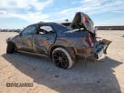 ✅ 2019 Chrysler 300 S • VIN: 2C3CCABT1KH569640 • Lot: 81071855. Wystawiony na Copart z przebiegiem 103 124 mil. Bezpłatny archiwum sprzedaży aukcyjnych z USA i szczegółowy raport historii pojazdu na DreamBid. Zdjęcie 2.