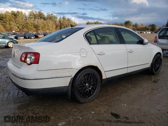 ✅ 2008 Volkswagen Passat VR6 • VIN: WVWDU73C18E042907 • Lot: 88163055. Listed on Copart with 166,202 mi. Free auction sales archive from the USA and detailed vehicle history report at DreamBid. Image 3.