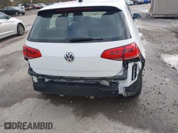 ✅ 2016 Volkswagen Golf SE • VIN: WVWKP7AU4GW913754 • Lot: 43688204. Wystawiony na IAAI z przebiegiem 65 721 mil. Bezpłatny archiwum sprzedaży aukcyjnych z USA i szczegółowy raport historii pojazdu na DreamBid. Zdjęcie 6.