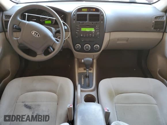 ✅ 2009 Kia Spectra EX • VIN: KNAFE221495620697 • Lot: 90609205. Wystawiony na Copart z przebiegiem 81 380 mil. Bezpłatny archiwum sprzedaży aukcyjnych z USA i szczegółowy raport historii pojazdu na DreamBid. Zdjęcie 8.