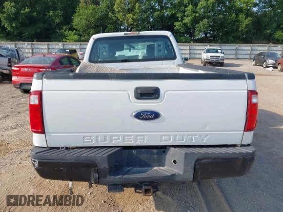 ✅ 2012 Ford F-250 XL • VIN: 1FT7X2B64CEC70511 • Lot: 42637624. Wystawiony na IAAI z przebiegiem 252 372 mil. Bezpłatny archiwum sprzedaży aukcyjnych z USA i szczegółowy raport historii pojazdu na DreamBid. Zdjęcie 16.