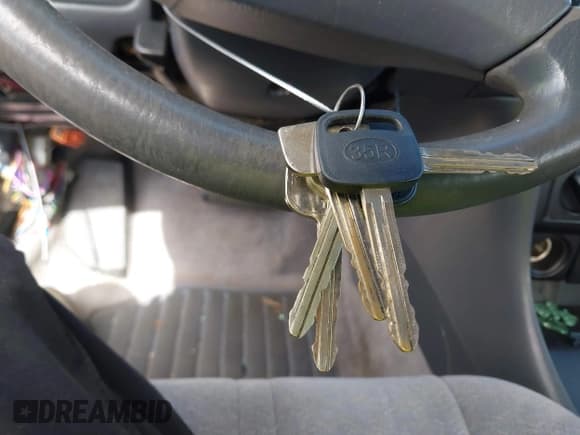 ✅ 1998 Toyota Camry LE • VIN: JT2BF28K5W0112836 • Lot: 42638870. Listed on IAAI with 195,216 mi. Free auction sales archive from the USA and detailed vehicle history report at DreamBid. Image 11.