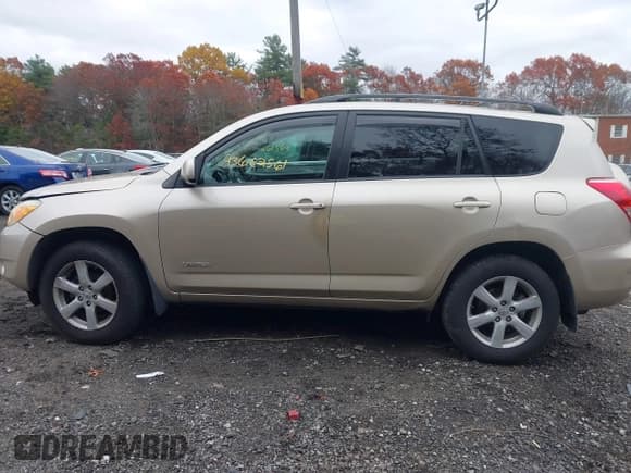 ✅ 2008 Toyota RAV4 Limited • VIN: JTMBD31V885212586 • Lot: 43662561. Listed on IAAI with 164,899 mi. Free auction sales archive from the USA and detailed vehicle history report at DreamBid. Image 14.