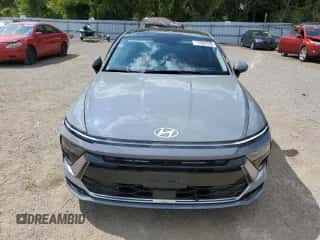 2025 Hyundai Sonata Preferred z VIN KMHL44JA2SA472208, wystawiony jako Copart lot #72082945 z przebiegiem 16 866 mil mil oraz Czysty tytuł • Clean title. Historia ofert i sprzedaży dostępna na DreamBid. Obrazek 5.