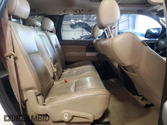 ✅ 2008 Toyota Sequoia SR5 • VIN: 5TDBY64A18S005336 • Lot: 84785765. Wystawiony na Copart z przebiegiem 284 029 mil. Bezpłatny archiwum sprzedaży aukcyjnych z USA i szczegółowy raport historii pojazdu na DreamBid. Zdjęcie 11.