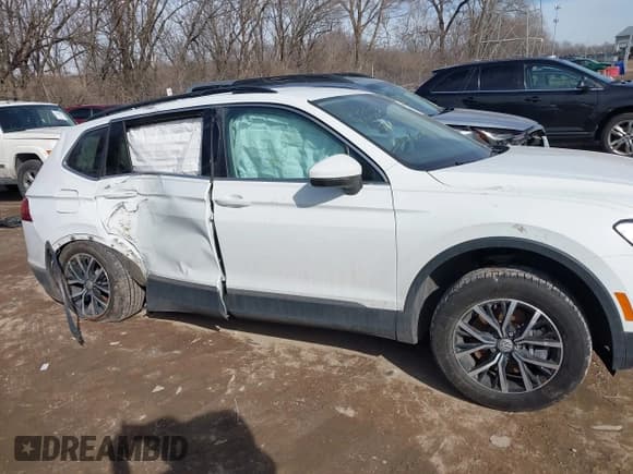 ✅ 2021 Volkswagen Tiguan SE • VIN: 3VV2B7AX1MM070358 • Lot: 41583397. Wystawiony na IAAI z przebiegiem 75 508 mil. Bezpłatny archiwum sprzedaży aukcyjnych z USA i szczegółowy raport historii pojazdu na DreamBid. Zdjęcie 12.