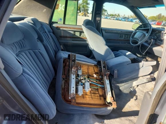 ✅ 1995 Buick Roadmaster Collectors Edition • VIN: 1G4BN52P6SR400754 • Lot: 92871085. Listed on Copart with 154,633 mi. Free auction sales archive from the USA and detailed vehicle history report at DreamBid. Image 10.