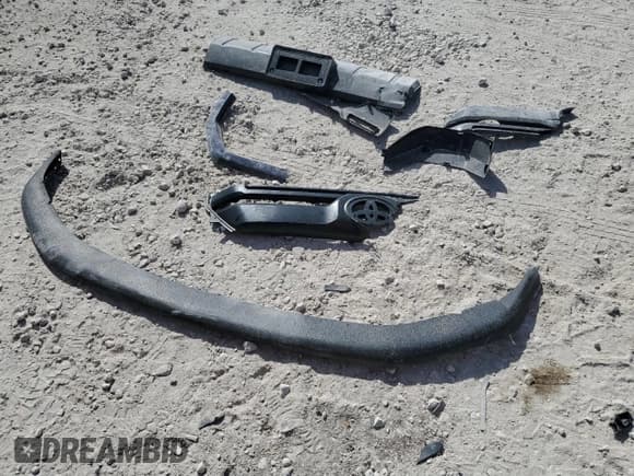 ✅ 2023 Toyota Tundra SR5 • VIN: 5TFLA5EC7PX012741 • Lot: 57760175. Wystawiony na Copart z przebiegiem 37 647 mil. Bezpłatny archiwum sprzedaży aukcyjnych z USA i szczegółowy raport historii pojazdu na DreamBid. Zdjęcie 12.