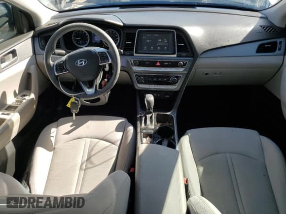 ✅ 2018 Hyundai Sonata SE • VIN: 5NPE24AF2JH615762 • Lot: 69292115. Wystawiony na Copart z przebiegiem 34 098 mil. Bezpłatny archiwum sprzedaży aukcyjnych z USA i szczegółowy raport historii pojazdu na DreamBid. Zdjęcie 8.