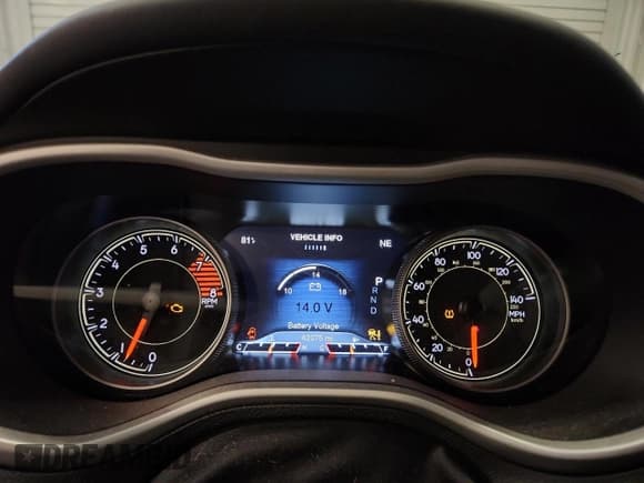 ✅ 2018 Jeep Cherokee Overland • VIN: 1C4PJMJX1JD593957 • Lot: 80904555. Listed on Copart with 62,075 mi. Free auction sales archive from the USA and detailed vehicle history report at DreamBid. Image 9.