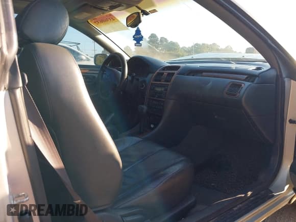 ✅ 2001 Toyota Solara SE • VIN: 2T1CF22P31C455899 • Lot: 43360632. Wystawiony na IAAI z przebiegiem 134 878 mil. Bezpłatny archiwum sprzedaży aukcyjnych z USA i szczegółowy raport historii pojazdu na DreamBid. Zdjęcie 5.