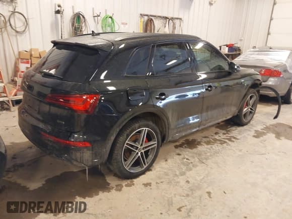 ✅ 2025 Audi Q5 S line Premium Plus • VIN: WA1E2AFY8S2022445 • Lot: 41522888. Wystawiony na IAAI z przebiegiem 1 273 mil. Bezpłatny archiwum sprzedaży aukcyjnych z USA i szczegółowy raport historii pojazdu na DreamBid. Zdjęcie 4.