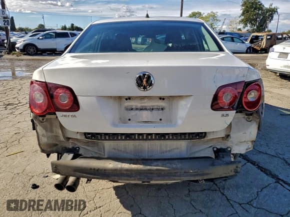 ✅ 2010 Volkswagen Jetta S • VIN: 3VWJZ7AJ2AM041283 • Лот: 94078695. Опубликован ранее на Copart с пробегом 169 764 миль. Бесплатный доступ к архиву аукционных продаж из США и подробный отчёт об истории автомобиля на DreamBid. Изображение 6.