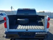 ✅ 2023 Chevrolet Silverado 1500 LT Trail Boss • VIN: 3GCUDFED0PG342929 • Lot: 41507011. Wystawiony na IAAI z przebiegiem Nie podano. Bezpłatny archiwum sprzedaży aukcyjnych z USA i szczegółowy raport historii pojazdu na DreamBid. Zdjęcie 16.