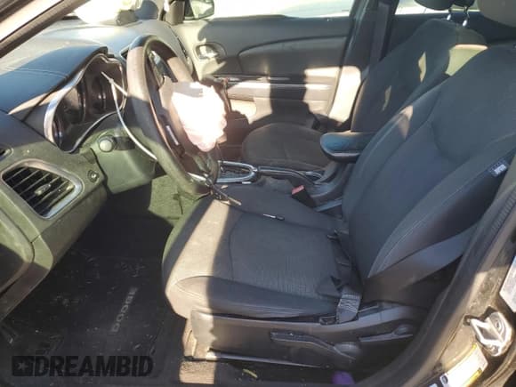 ✅ 2014 Dodge Avenger SE • VIN: 1C3CDZAB5EN107176 • Lot: 77333194. Wystawiony na Copart z przebiegiem 186 184 mil. Bezpłatny archiwum sprzedaży aukcyjnych z USA i szczegółowy raport historii pojazdu na DreamBid. Zdjęcie 7.