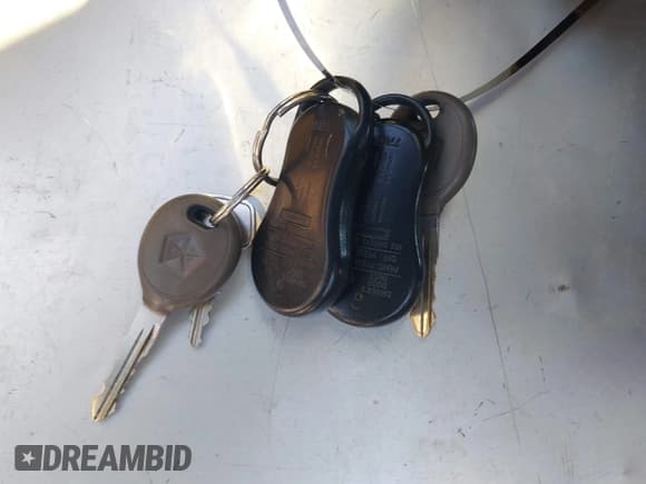 ✅ 1999 Chrysler 300M M • VIN: 2C3HE66G0XH591016 • Lot: 42715273. Wystawiony na IAAI z przebiegiem 121 410 mil. Bezpłatny archiwum sprzedaży aukcyjnych z USA i szczegółowy raport historii pojazdu na DreamBid. Zdjęcie 11.