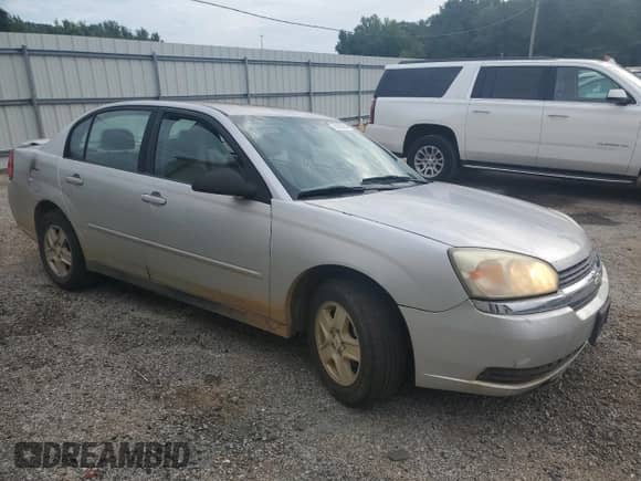 2005 Chevrolet Malibu LS z VIN 1G1ZT52845F237196, wystawiony jako Copart lot #70192254 z przebiegiem 339 401 mil mil oraz Szkoda całkowita • Salvage title. Historia ofert i sprzedaży dostępna na DreamBid. Obrazek 4.