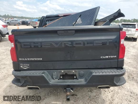 ✅ 2020 Chevrolet Silverado 1500 Custom • VIN: 3GCPWBEF7LG380427 • Lot: 69968474. Wystawiony na Copart z przebiegiem Nie podano. Bezpłatny archiwum sprzedaży aukcyjnych z USA i szczegółowy raport historii pojazdu na DreamBid. Zdjęcie 6.