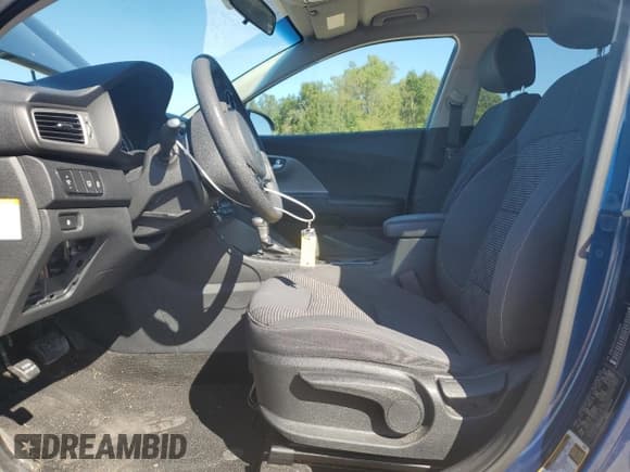 ✅ 2018 Kia Niro LX • VIN: KNDCB3LC8J5113620 • Lot: 86219985. Wystawiony na Copart z przebiegiem 83 854 mil. Bezpłatny archiwum sprzedaży aukcyjnych z USA i szczegółowy raport historii pojazdu na DreamBid. Zdjęcie 7.